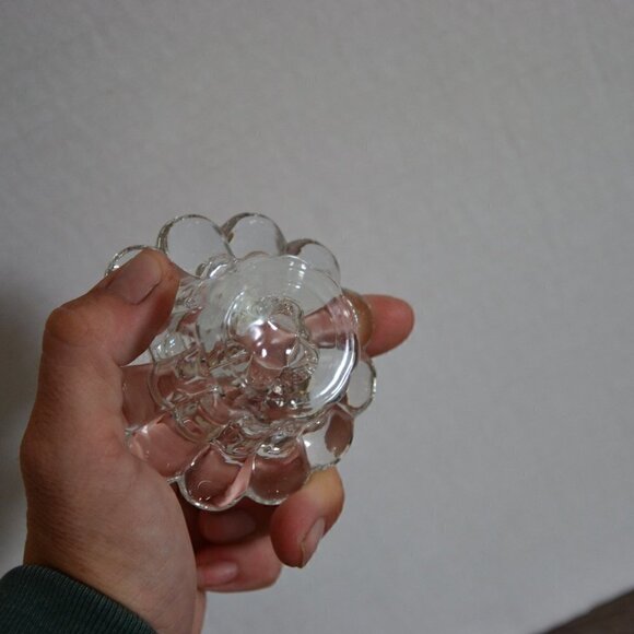 KIG INDONESIA Tealight Flower Candle Holders - Picture 5 of 6
